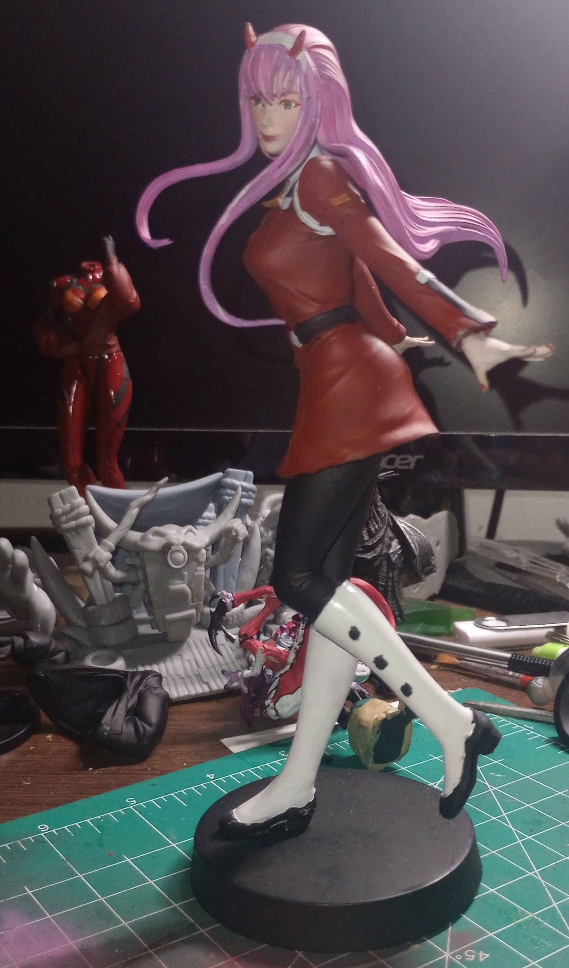 Dino Lady Mech pilot