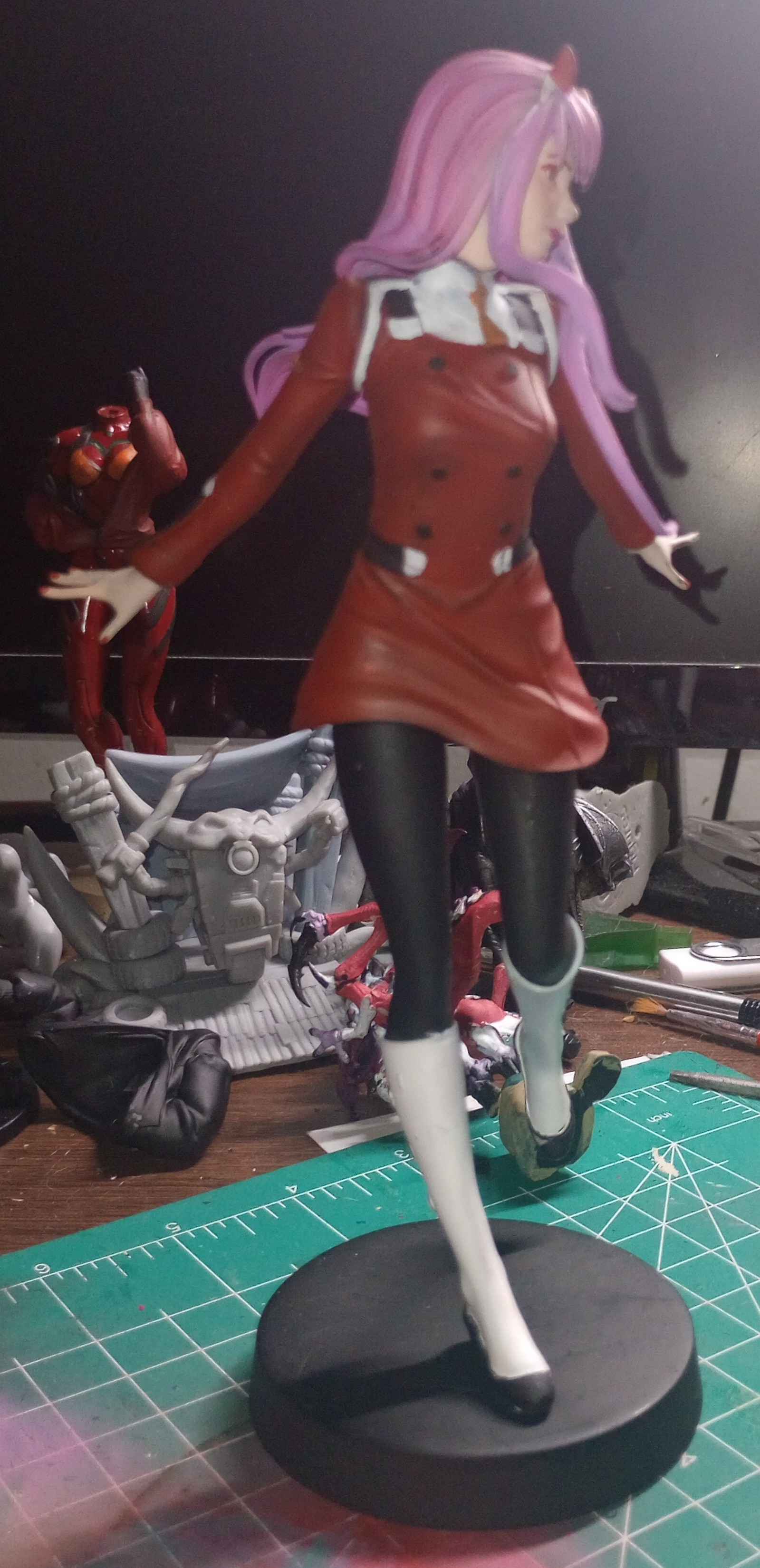 Dino Lady Mech pilot