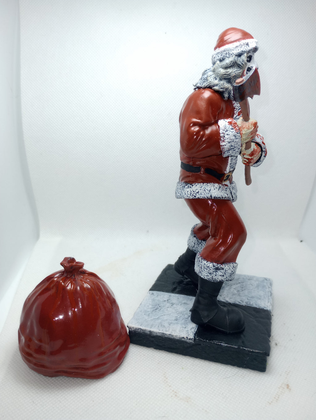 Killer Clown in festive disguise