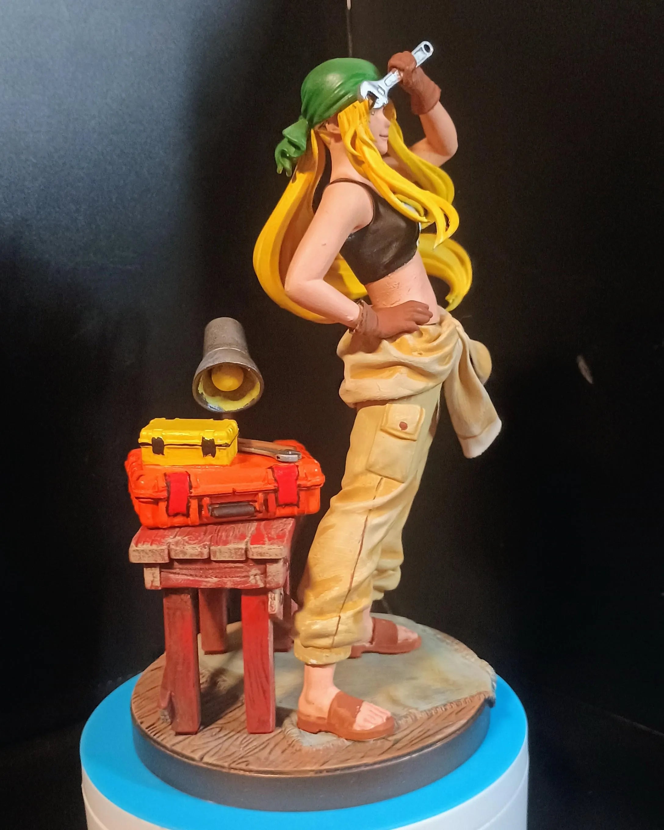 Blonde Mechanic