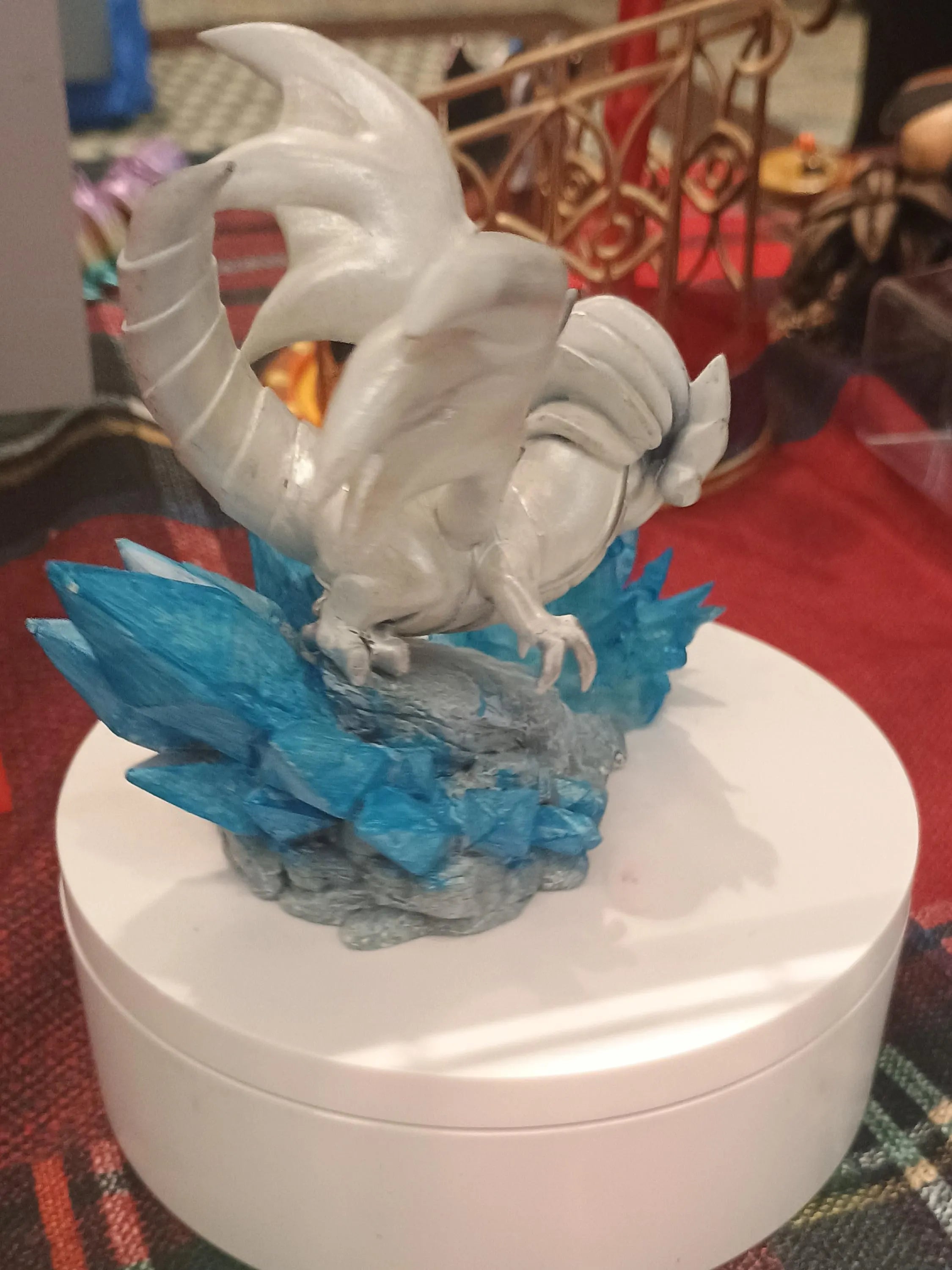 Chibi White Dragon....with blue eyes.