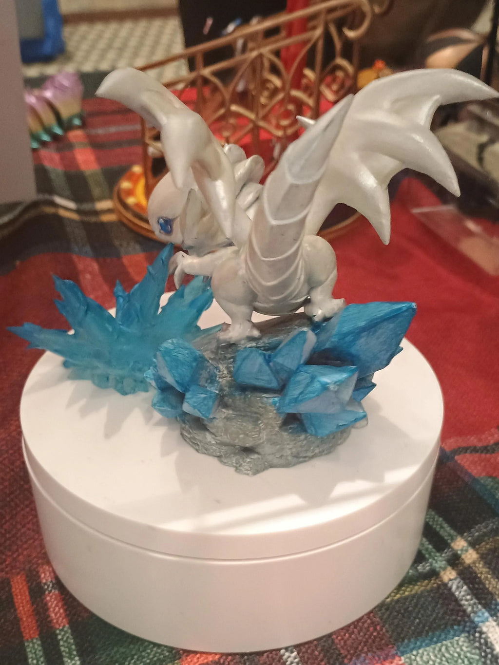 Chibi White Dragon....with blue eyes.