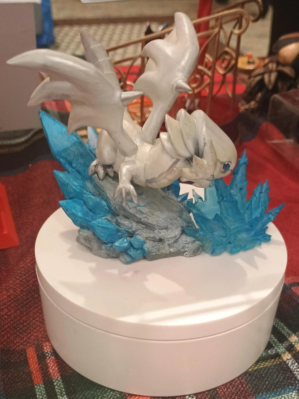 Chibi White Dragon....with blue eyes.
