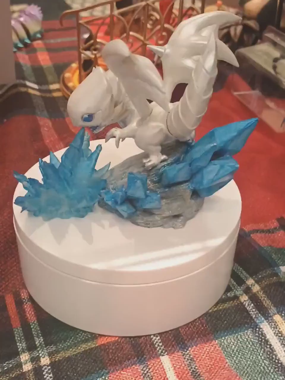 Chibi White Dragon....with blue eyes.